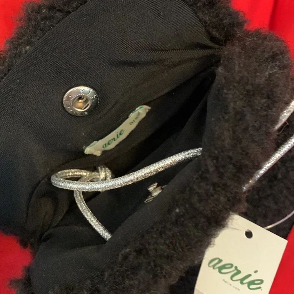🎄NEW! Aerie-Cellphone Sherpa Crossbody